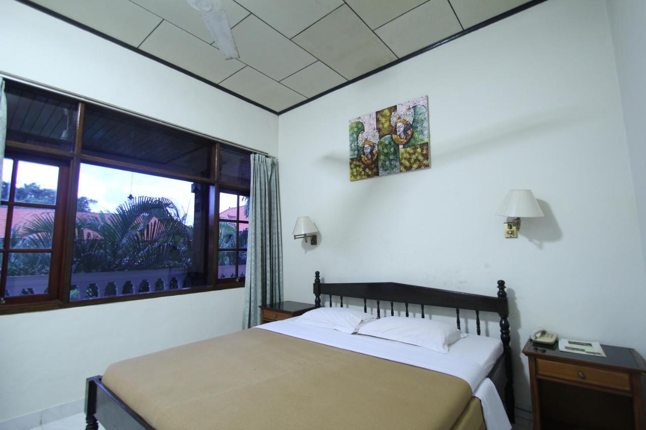 Kuta Dormitory At Simpang Inn Εξωτερικό φωτογραφία