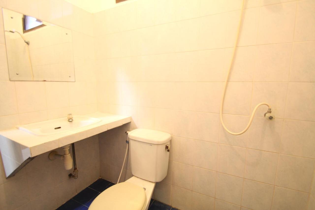 Kuta Dormitory At Simpang Inn Εξωτερικό φωτογραφία